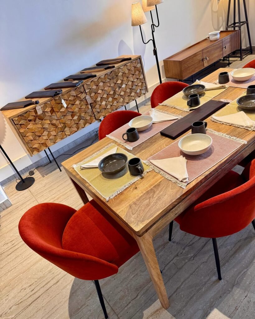 Hearthwood Dinning Table_03