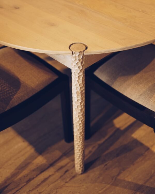 Orna Dining Table_02_result