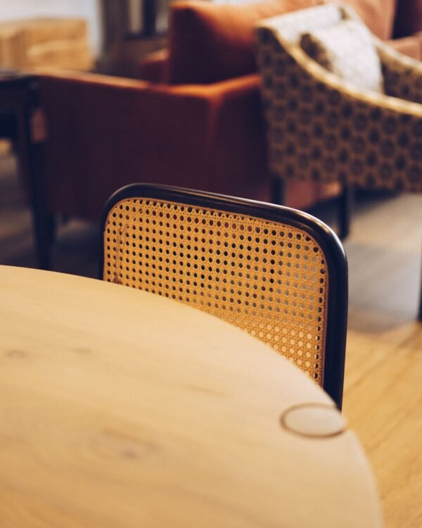 Orna Dining Table_03_result