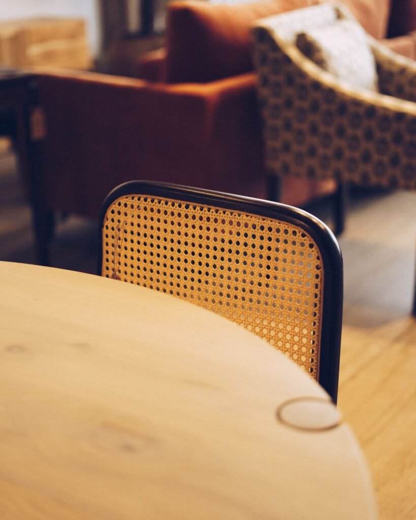 Orna Dining Table_03_result