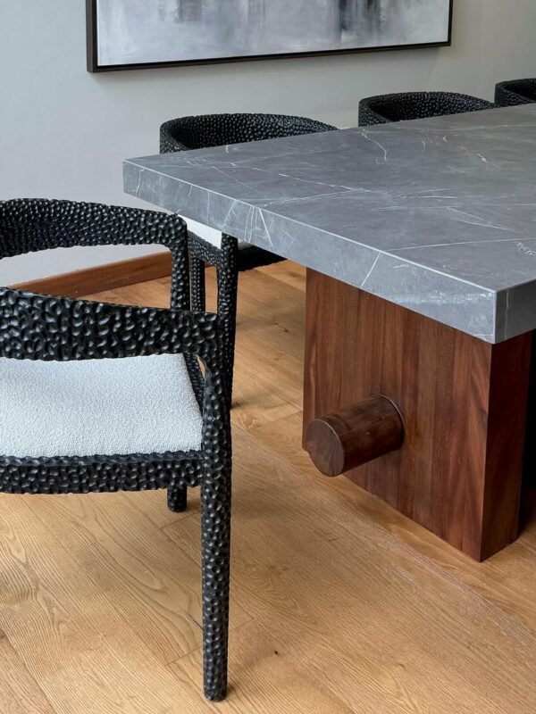 santanaafrica__1745941883_3621545460048614594_7280139451